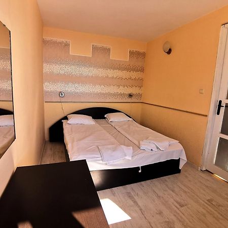 Family Hotel White House Pomorie Exterior photo