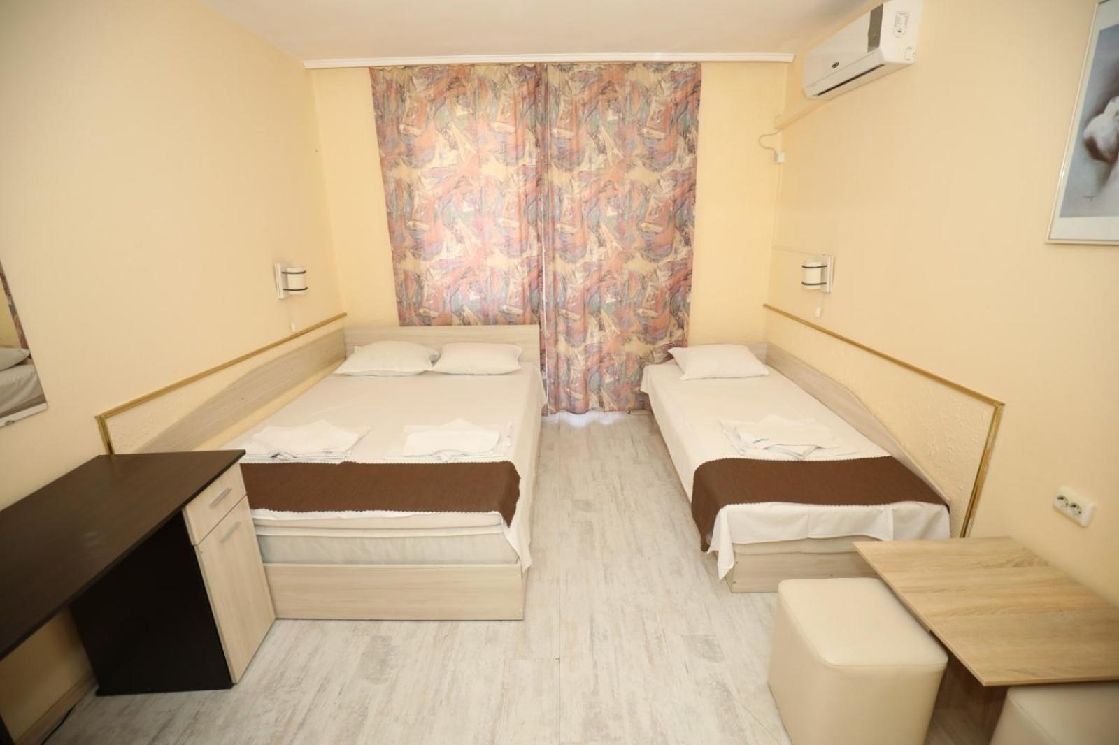 Family Hotel White House Pomorie Exterior photo