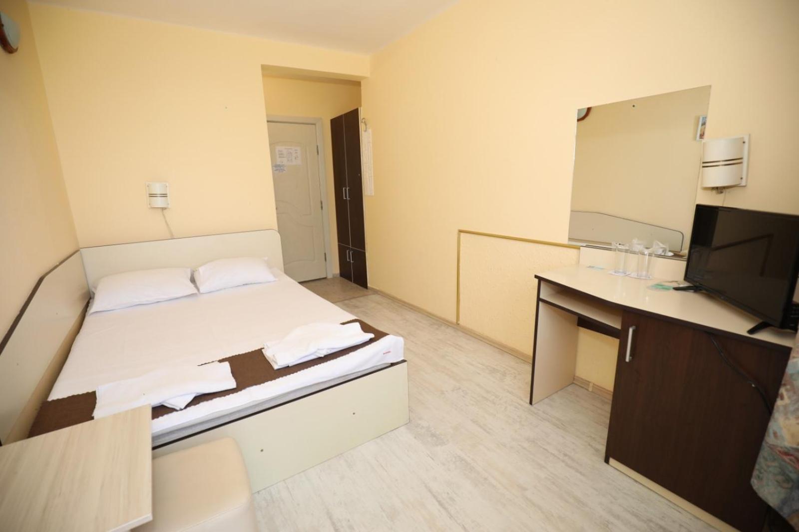 Family Hotel White House Pomorie Exterior photo
