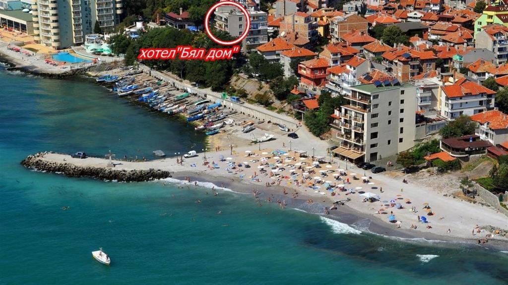 Family Hotel White House Pomorie Exterior photo
